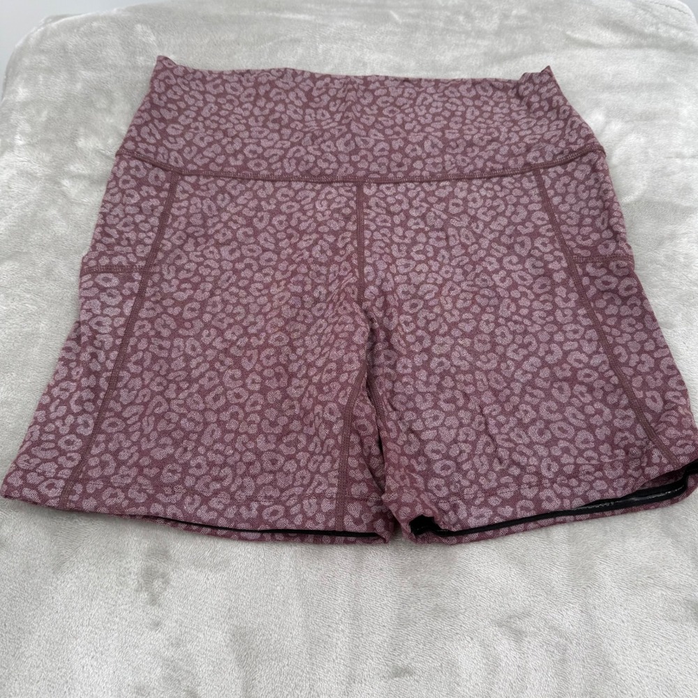 CVG Constantly Varied Gear Mauve Leopard Print Biker Shorts Pockets Medium 5in